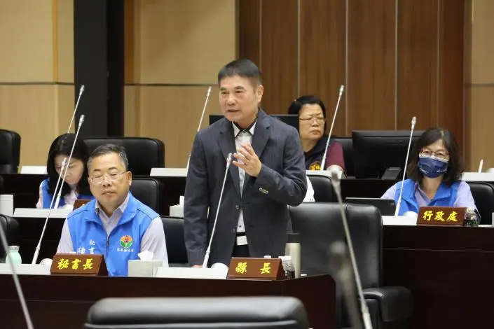 苗栗議會總質詢:鍾東錦強調教育不分黨派、醫療需鄉親信任,公館建設成焦點