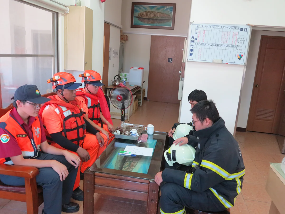 【防災直擊】漁船突發起火怎麼辦?桶盤消防與岸巡海陸聯合演練大公開!