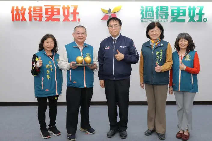 台南社安網再傳捷報!黃偉哲表揚幕後英雄,守護市民獲中央雙料肯定