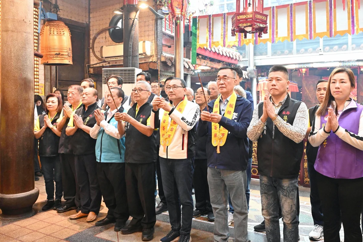 板橋接雲寺建寺170周年!侯友宜親赴參拜祈福 感謝廟方長年做公益