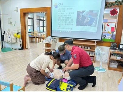 幼兒園變身防災小學堂!公館消防前進鶴岡國小 傳授教職員保命神技