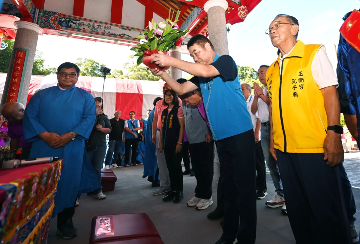 苗栗祭孔大典遵循古禮！孔子2576週年誕辰 36學童獻演六佾舞致敬