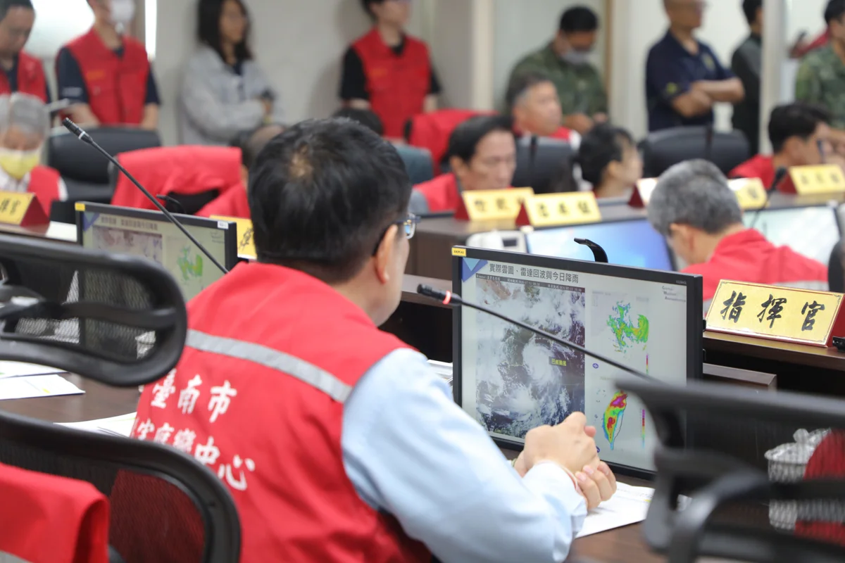 【巴威颱風】台南今停班停課!沿海陣風達10級,黃偉哲籲:切勿前往海邊觀浪