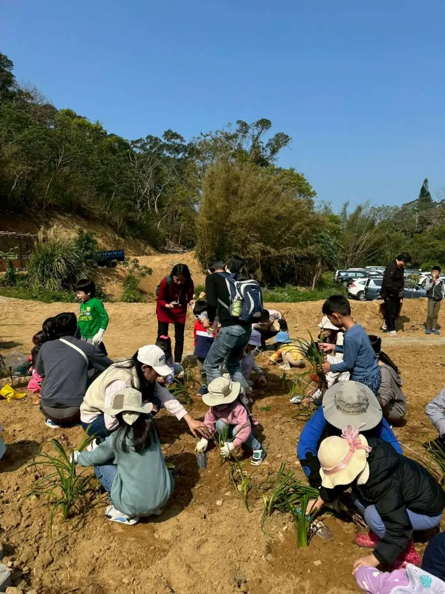 新竹香山親子秘境！「微光農場」用馬糞種菜，打造都市裡的食農教室
