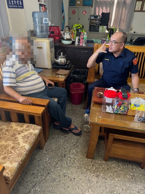 白沙警民聯手成功阻詐！超商店員機警攔阻老翁寄出金融卡