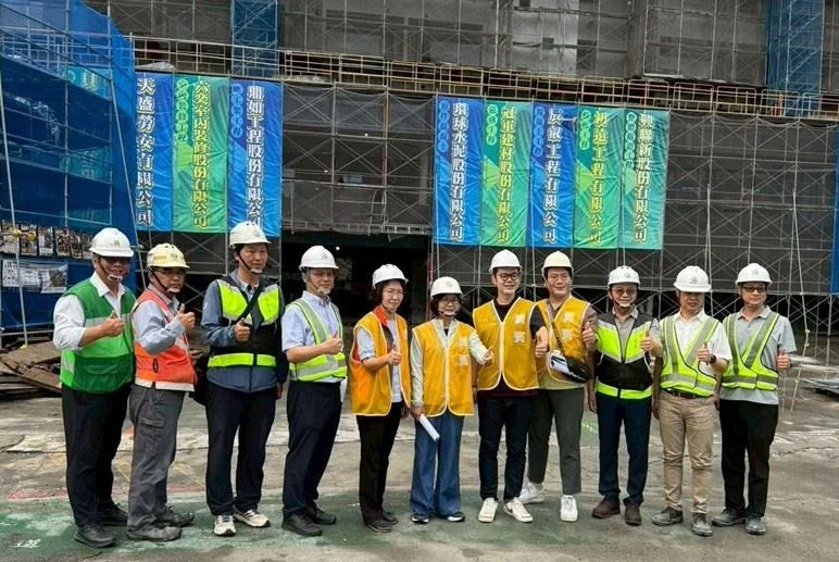 迎戰酷暑!前鎮亞灣公宅工地出動「降溫三寶」 AI助陣護勞工