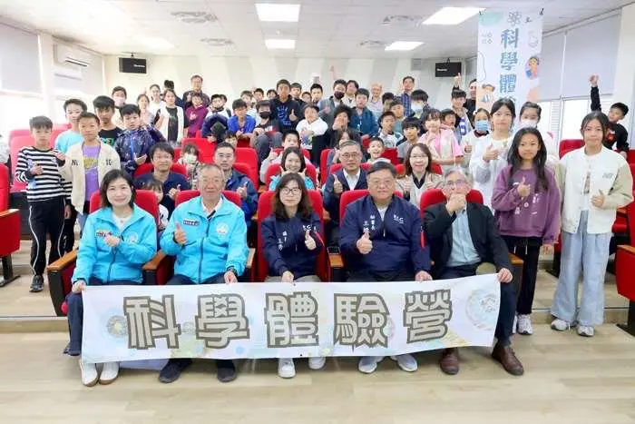 金門科學營落幕!150位學子動手玩科學,秘書長張瑞心大讚:驚喜連連
