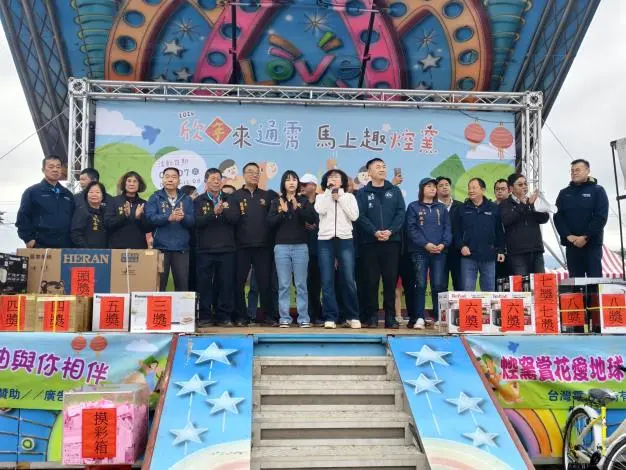 通霄焢窯樂!數千人湧入花海田園 重溫古早味親子時光