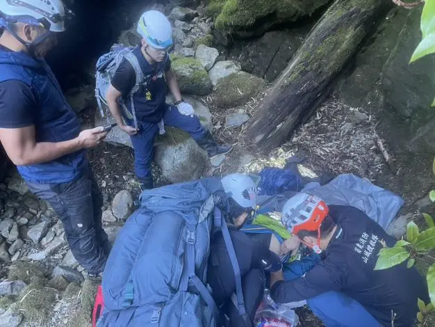 苗栗230林道山難!男山友墜溪谷臉部重創 跨單位陸空接力救援成功