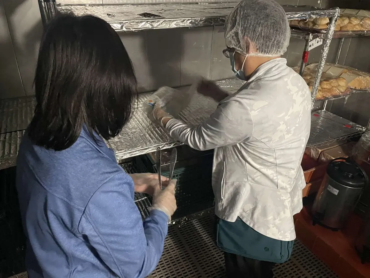 劍湖山畢旅驚魂！70名師生上吐下瀉疑食物中毒 衛生局急採檢