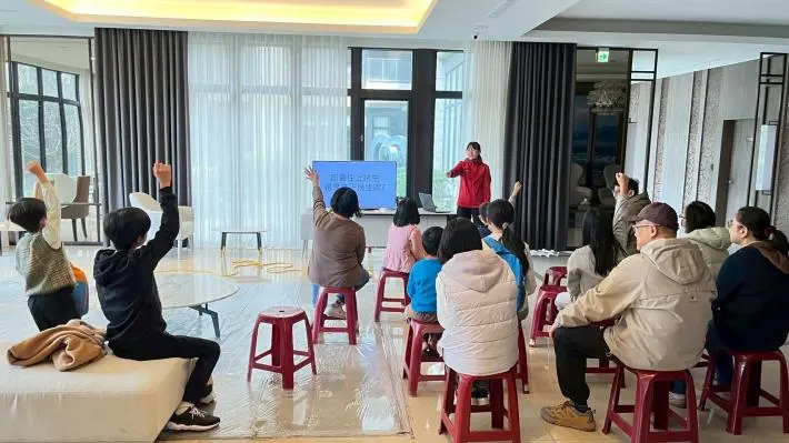 竹南防災宣導!消防員親授「小火快逃、濃煙關門」保命訣竅,家家戶戶都該學