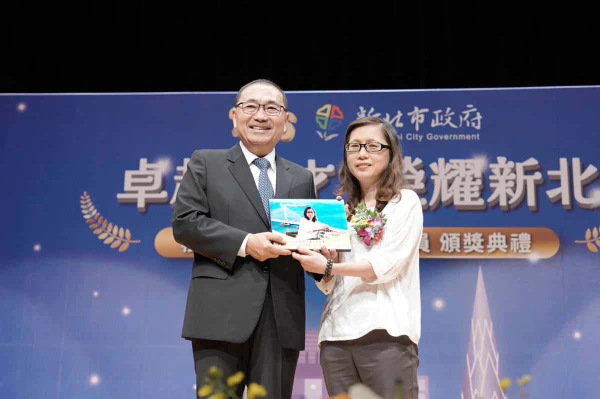 侯友宜表揚新北優秀公僕!社會局5人獲選模範與績優人員