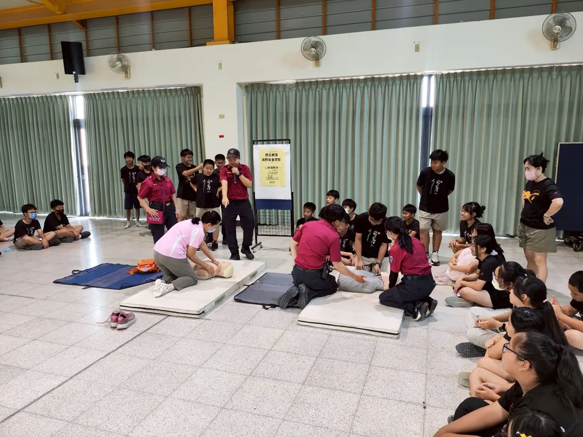 小小英雄養成記！湖內國小學童闖關學防災 濃煙、CPR實戰演練