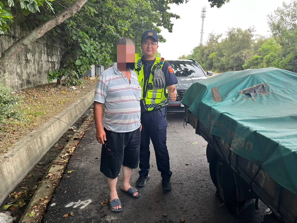北部男赴台東上工愛車慘爆胎!多良警即時救援清散落物