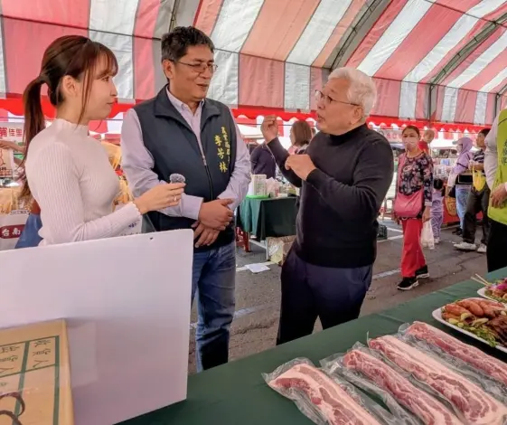 臺南東區豬肉嘉年華人潮爆滿!黃偉哲掛保證:國產豬安心吃、優惠買