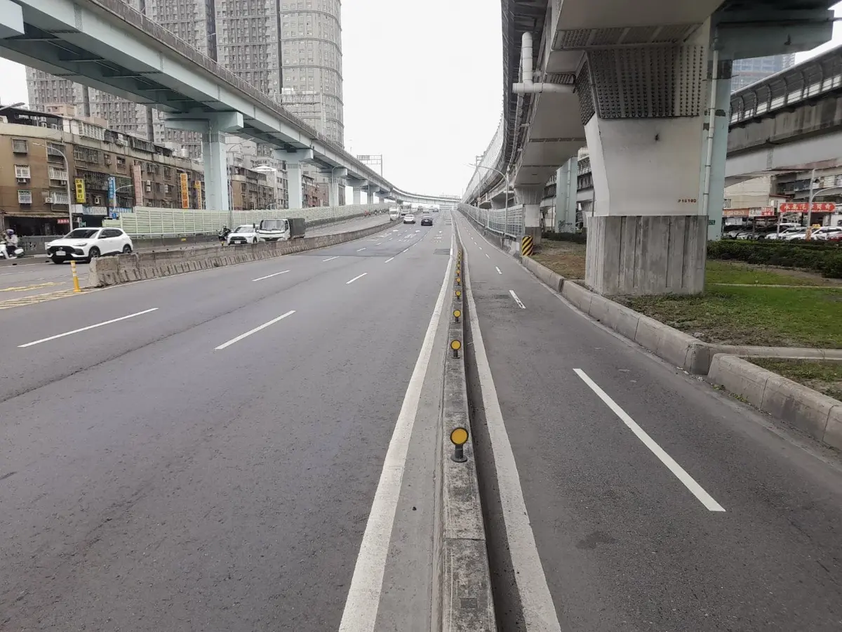 騎士注意!大漢橋3/10起夜間交管 拆除機車道分隔島拚5月底完工