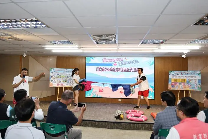 暑假戲水必看!台南防溺攻略大公開 牢記「叫叫伸拋划」保平安
