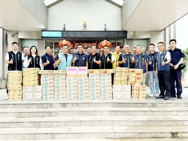 端午佳節送暖!金城鎮長與鎮代會主席率團慰勞軍警消及長者
