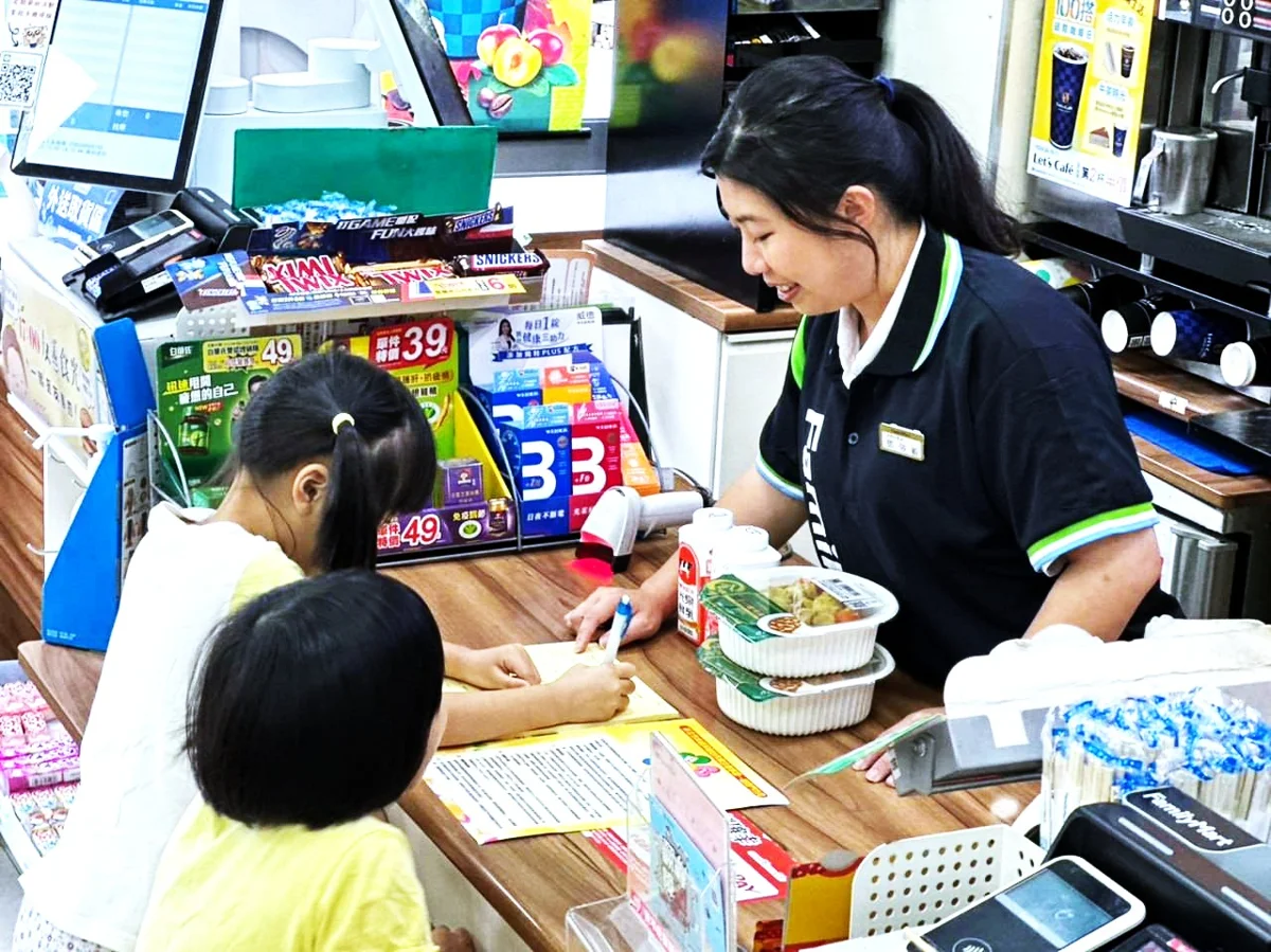 新北2000家超商變身安全基地!學童遇險可入店「緊急暫避」