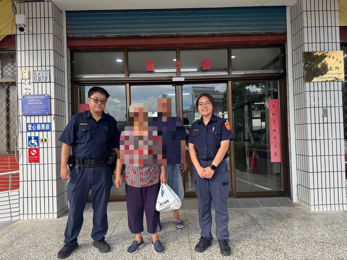 烈日下迷失街頭!臺東老婦忘記回家的路 暖心警遞茶水助團圓
