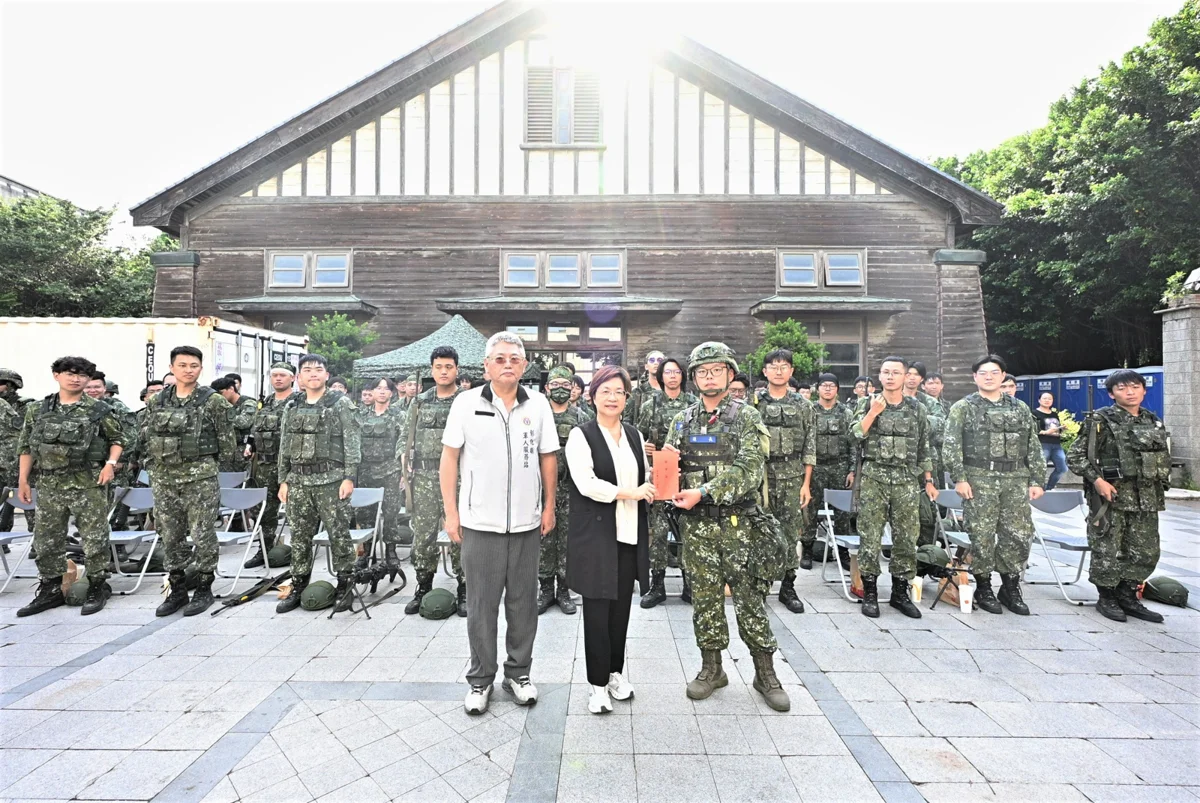 彰化縣長王惠美慰勞教召子弟兵!宣導青創最高補助50萬及「潮派鹿港」活動