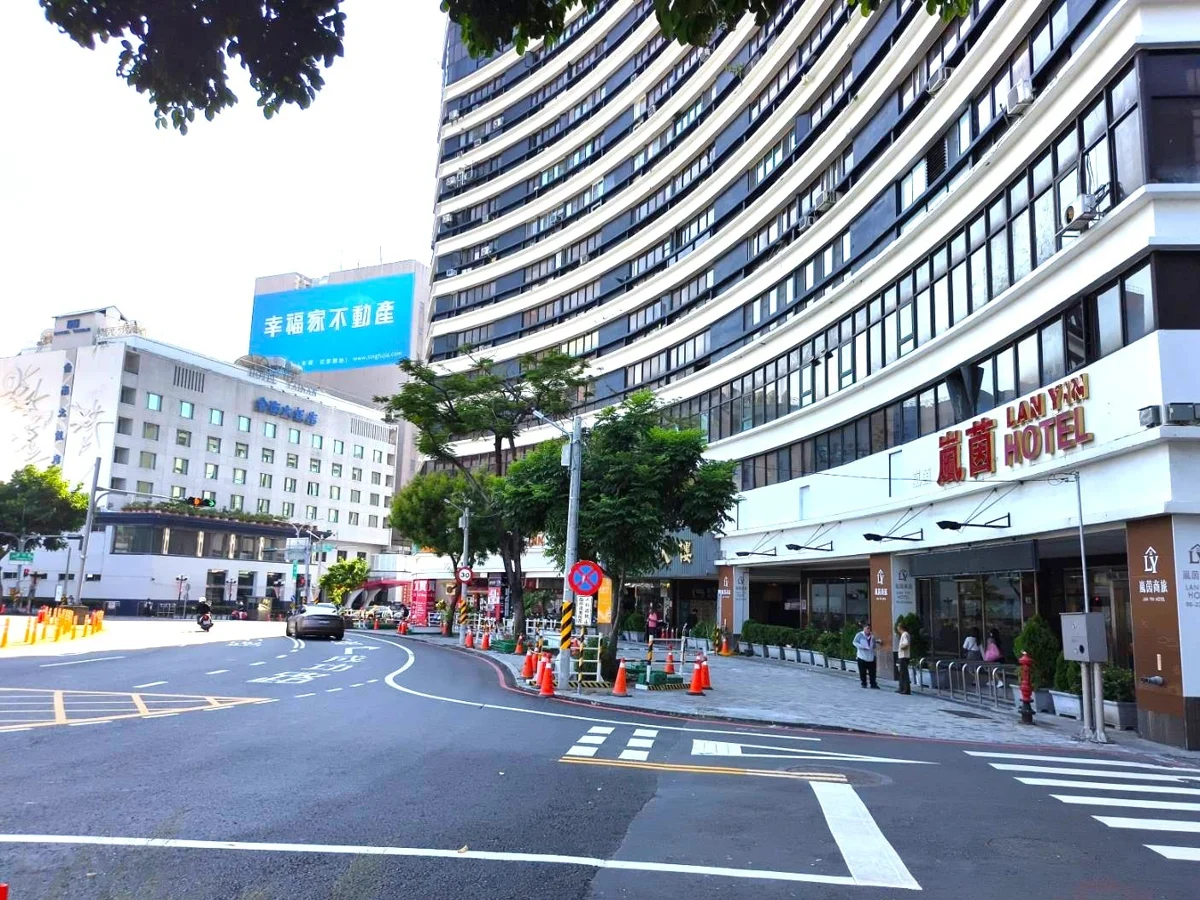【交通速報】台南火車站前大改造!9/21起分階段施工,人車改道攻略一次看