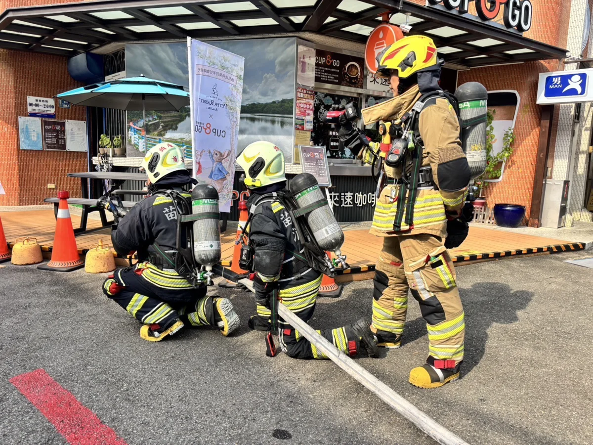 防範爆燃危機!苗栗頭屋消防分隊深入加油站實地搶救演練