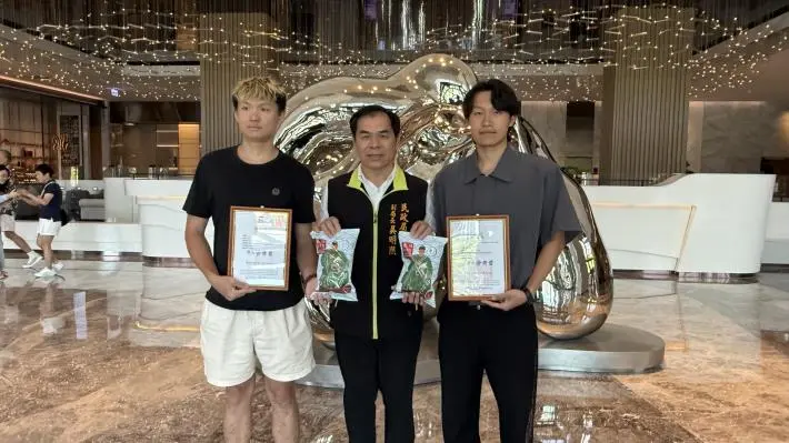 台南公園深夜驚險！高中生落水 2名陸籍研究生英雄式救援 市府跨縣市致謝