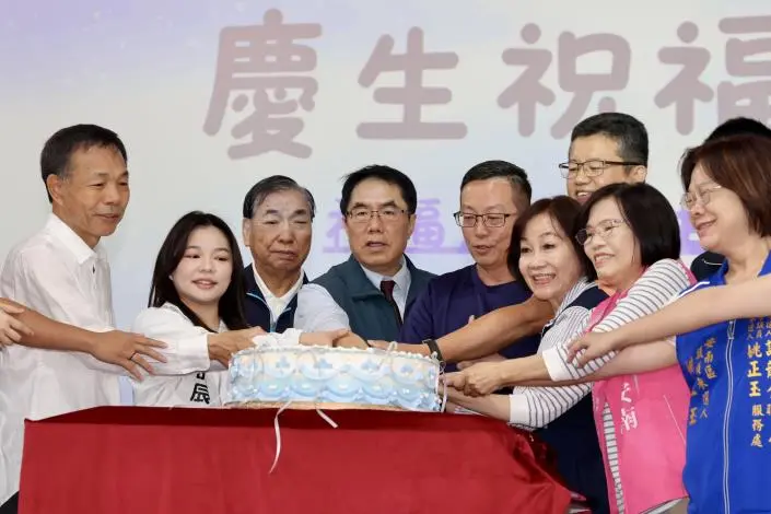 九份子國中小校慶玩超大!攀樹垂降嗨翻天,黃偉哲承諾二期校舍+停車場一次蓋