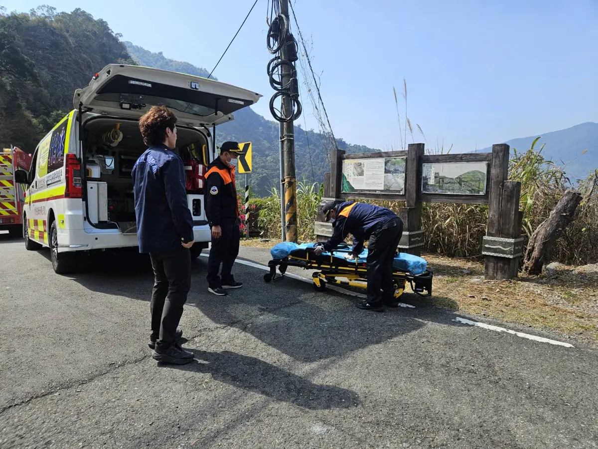 茂林峽谷吉普車3人墜谷！手機沒訊號靠「救命神器」Garmin inReach秒速獲救