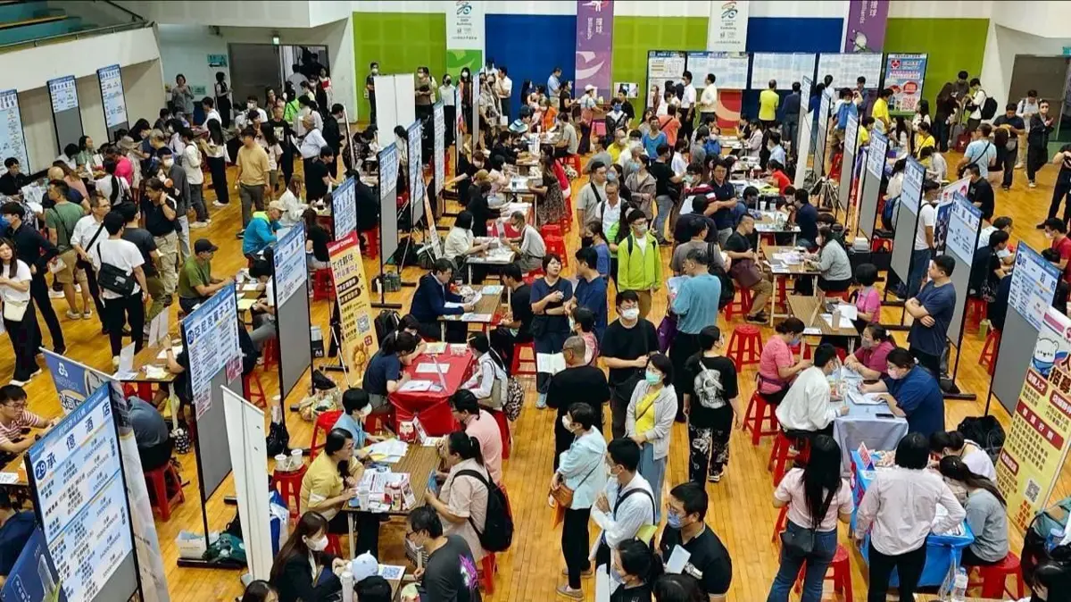 高雄週六徵才!逾1800職缺登場,鴻海、王品等50+大廠現場搶人