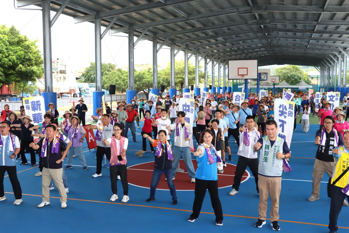頭份市民趣味運動會熱鬧登場!20隊300人齊聚六合綜合運動場同樂