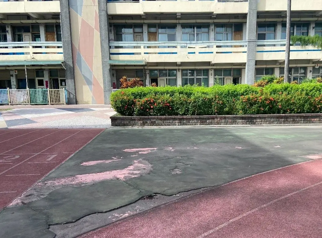 花蓮宜昌國小操場大變身!縣府豪砸2000萬打造全新足球場、PU跑道
