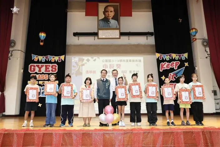 黃偉哲首爾返台直奔北區！出席公園國小畢業典禮 勉勵94名學子邁向新程