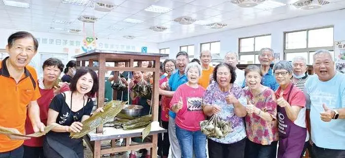 金湖信義社區包千顆愛心粽 飄香送暖迎端午!