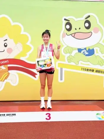 金門之光!盧羿霏全中運5千公尺勇奪銅牌 教練讚:展現金門韌性