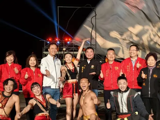 千年鐵花首度降臨苗栗!「台灣火舞」合體山西絕技,2026𪹚龍夜空超震撼