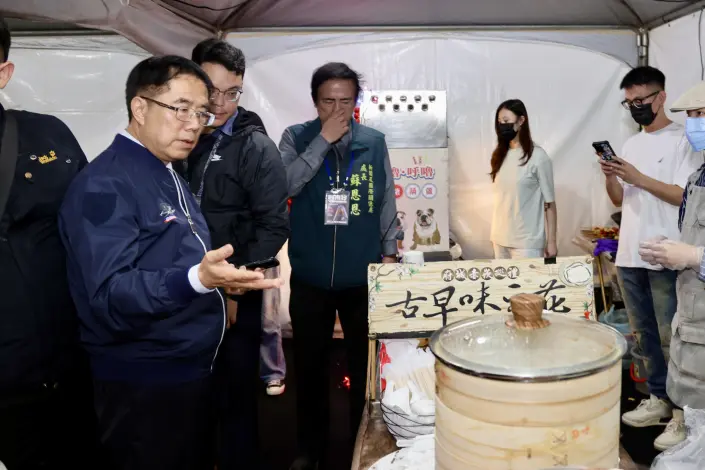 後台大公開!台南耶誕演唱會端擔仔麵、糖葫蘆 藝人讚:太好吃