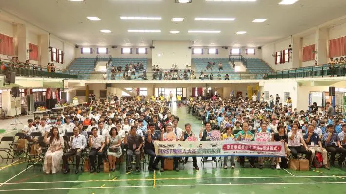 台南豪砸24億推AI教育!偏鄉小校奪全國冠亞軍,黃偉哲力拼城鄉零落差