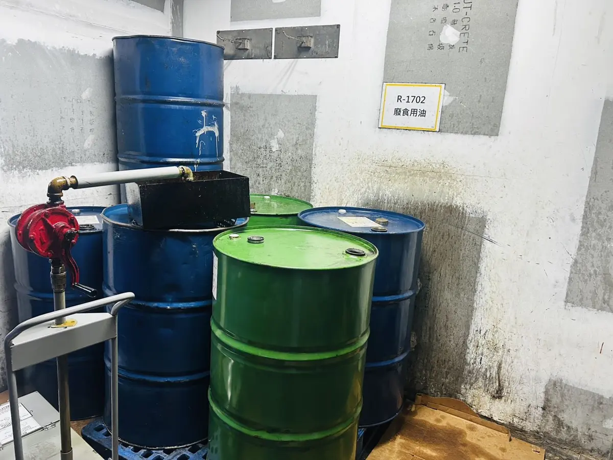 廚房廢油竟能助飛機上天!花蓮推動廢食用油回收,亂倒最高罰6千元