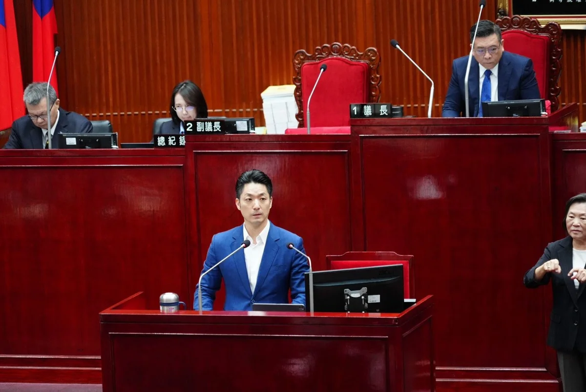 蔣萬安赴議會報告5大施政!社宅進度、AI防菸與幼兒保護措施一次看
