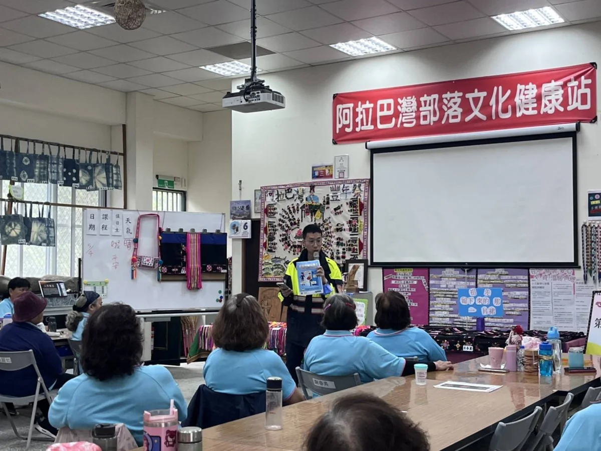 大車轉彎藏奪命死角！泰源警深入部落文健站 拆解「內輪差」保命關鍵