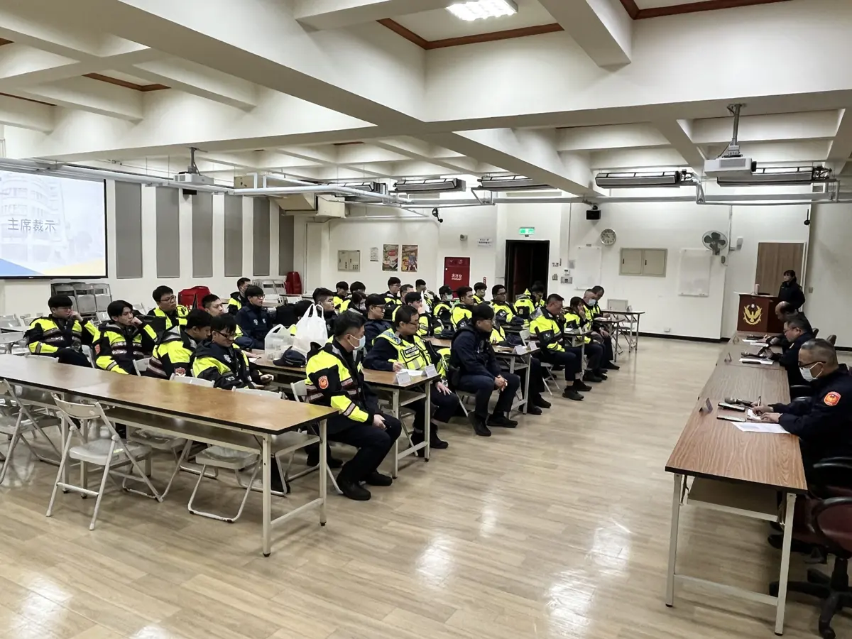 北投警春節不打烊!50警力深夜大掃蕩 卡拉OK、養生館全突襲