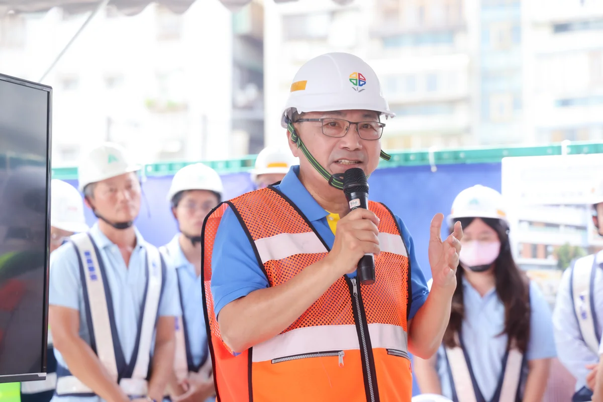 蘆洲重大建設進度曝光!侯友宜視察社宅與公益大樓 拚2026年底試營運