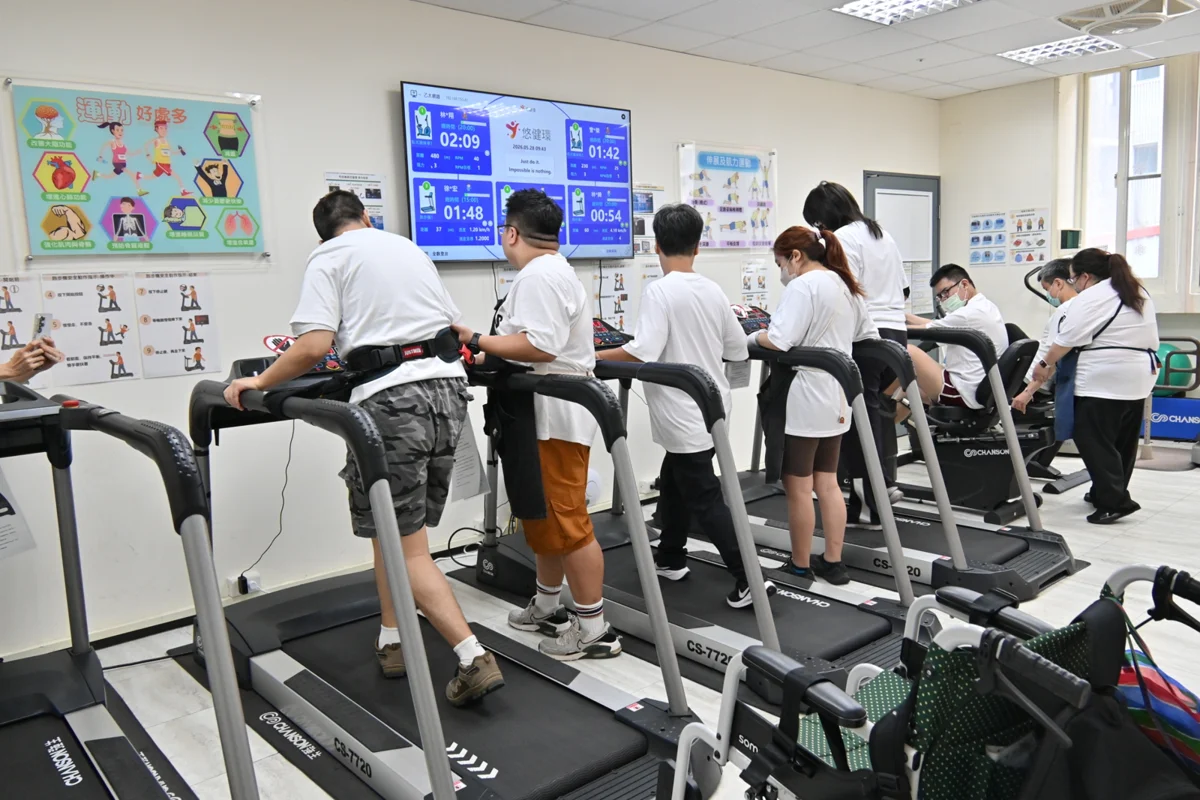 科技導入長照!三重重新日照中心引進智慧運動系統 減輕照護負擔