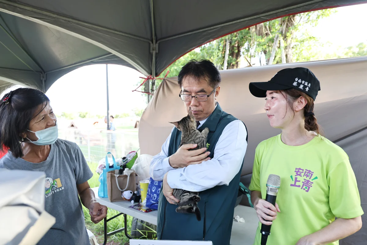 安南區「萌寵嘉年華」熱鬧登場!黃偉哲與毛孩同樂 籲以認養代替購買