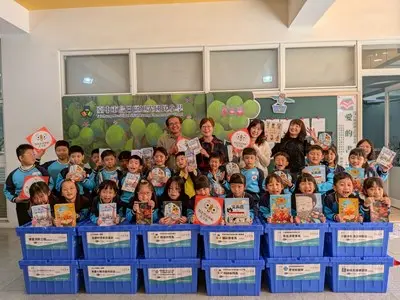 烏日旭光國小「愛的書庫」啟用！公私協力募77萬，打造台中第33座閱讀基地