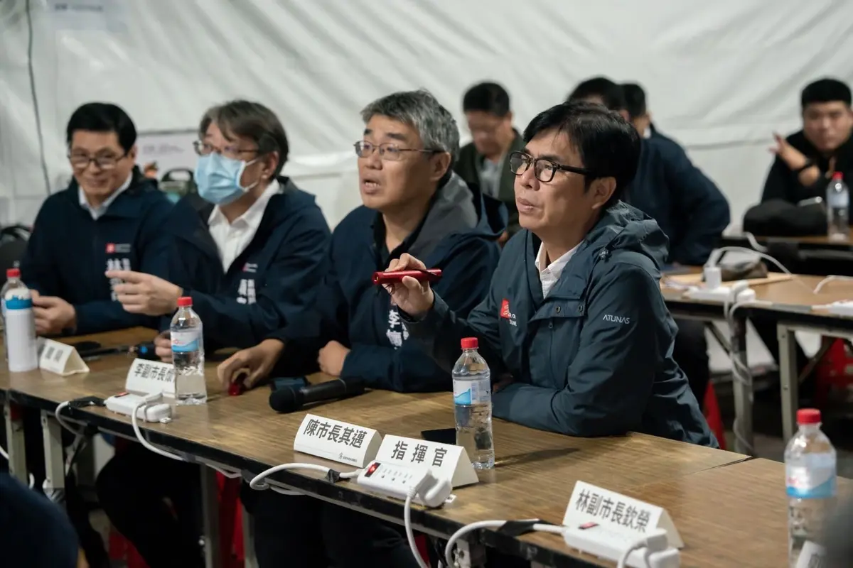高雄跨年驚魂!捷運站爆持刀煙霧彈攻擊? 市府反恐演練震撼畫面曝光