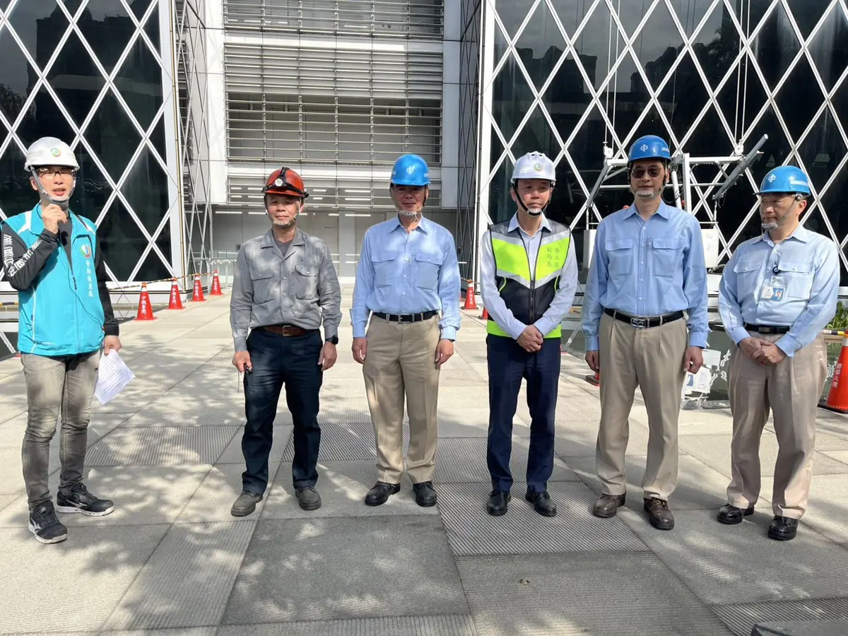歲末大掃除「蜘蛛人」搏命?高市勞工局中鋼總部實演吊籠SOP,6大保命要點必看