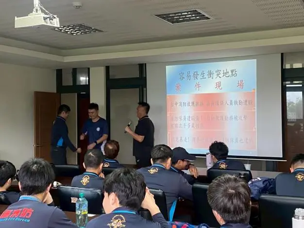 救護員也成高風險職業?苗栗消防局辦防身術訓練 警局教官親授保命招